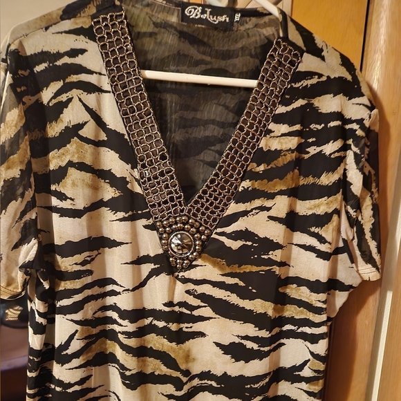 Top - Picture 1 of 2